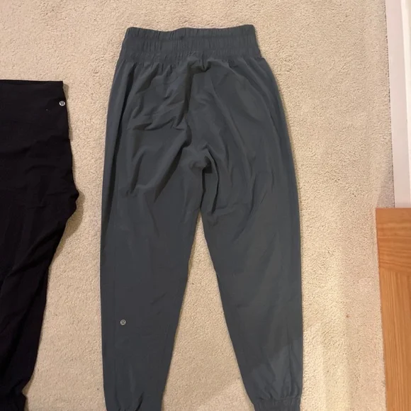 Hunter green lululemon joggers! - Picture 4 of 6